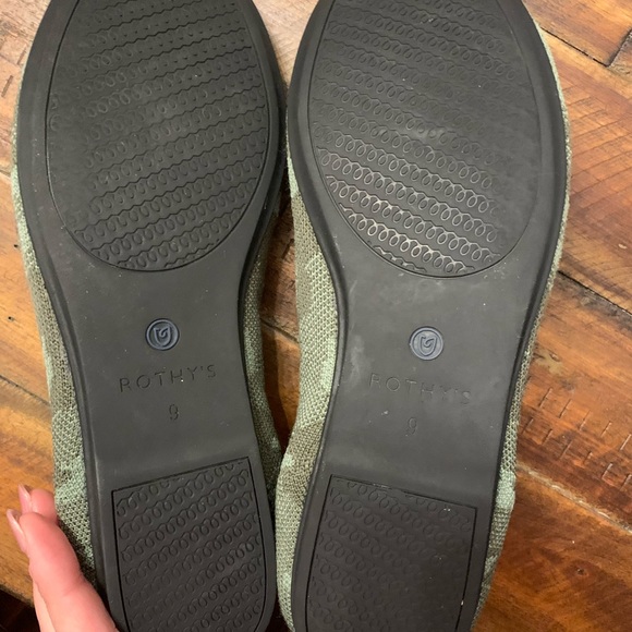 Like new! Camo ROTHYS!! - Picture 7 of 12